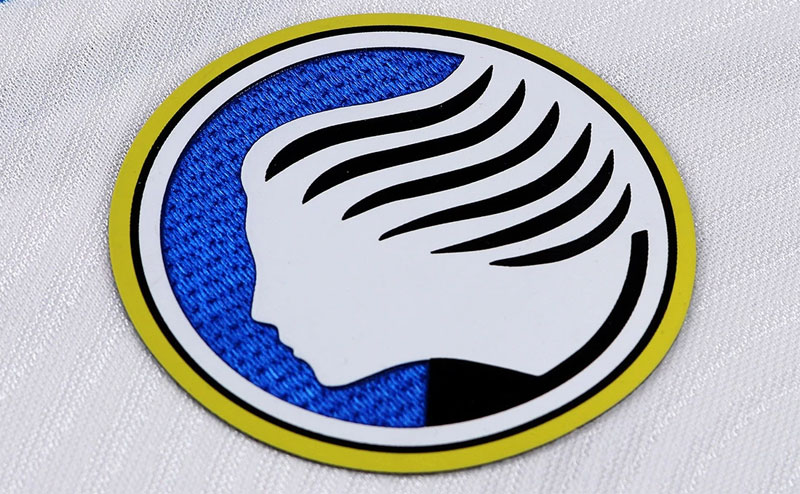 EL出場アタランタ！23-24新ユニはクラシックなデザインが登場　旧エンブレムが“復活”する｜写真6