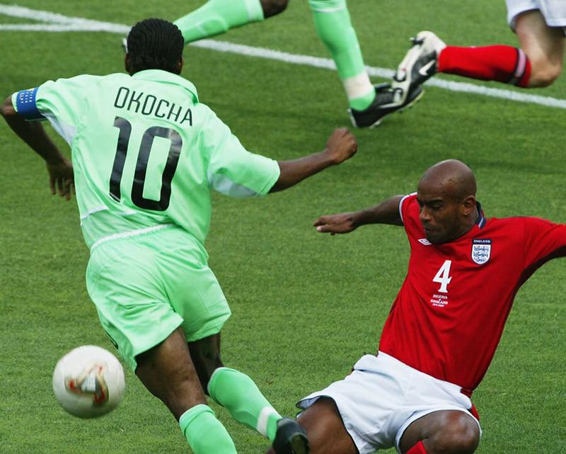 ナイジェリア代表、日韓W杯“驚異”の白ナンバー！今こそ推したい「懐かしユニフォーム」｜写真5