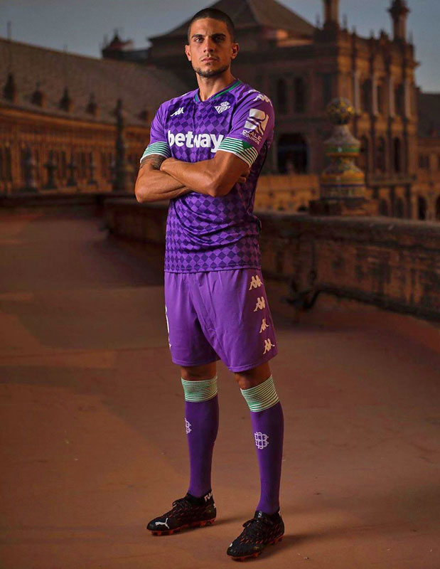 映画が話題！ちょっと「エヴァンゲリオンっぽい」ユニフォーム6選｜写真10