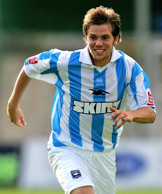 隠れ名作も！三笘所属ブライトン、「歴代最高のユニフォーム」9選｜写真4