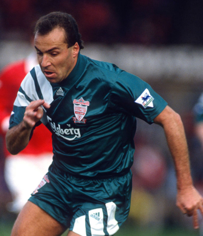 南野のリヴァプール、デカロゴも懐かしい「90年代前半」ユニフォームまとめ｜写真5