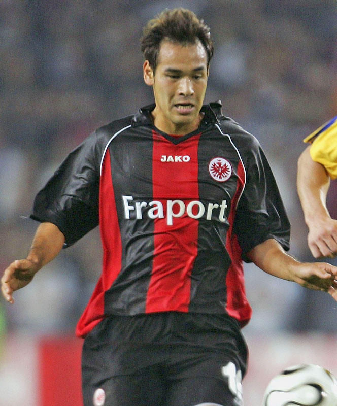 また見たい！長谷部のフランクフルト、カッコいい「赤黒ユニフォーム」6選｜写真5