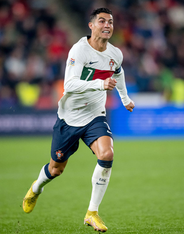 ポルトガル代表、カタールW杯に向けた2022新ユニフォーム発表！テーマは「国旗」｜写真7