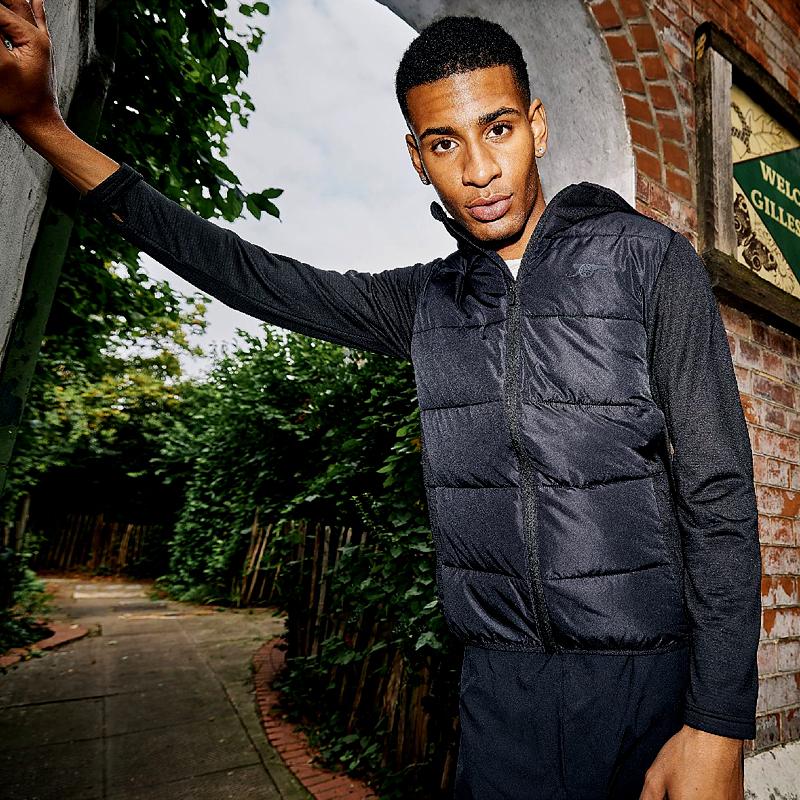 アーセナルに漆黒スタイリッシュな「BLACKOUTコレクション」登場！秋冬にマストな5着はこれだ｜写真6