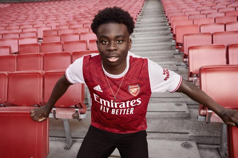 アーセナル、2020-21新ユニフォーム発表！「胸スポンサーロゴを変更」｜写真5