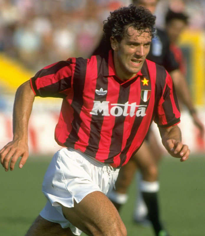 名門ミラン、黄金の90年代「かっこいいストライプ」ユニフォーム6選｜写真2