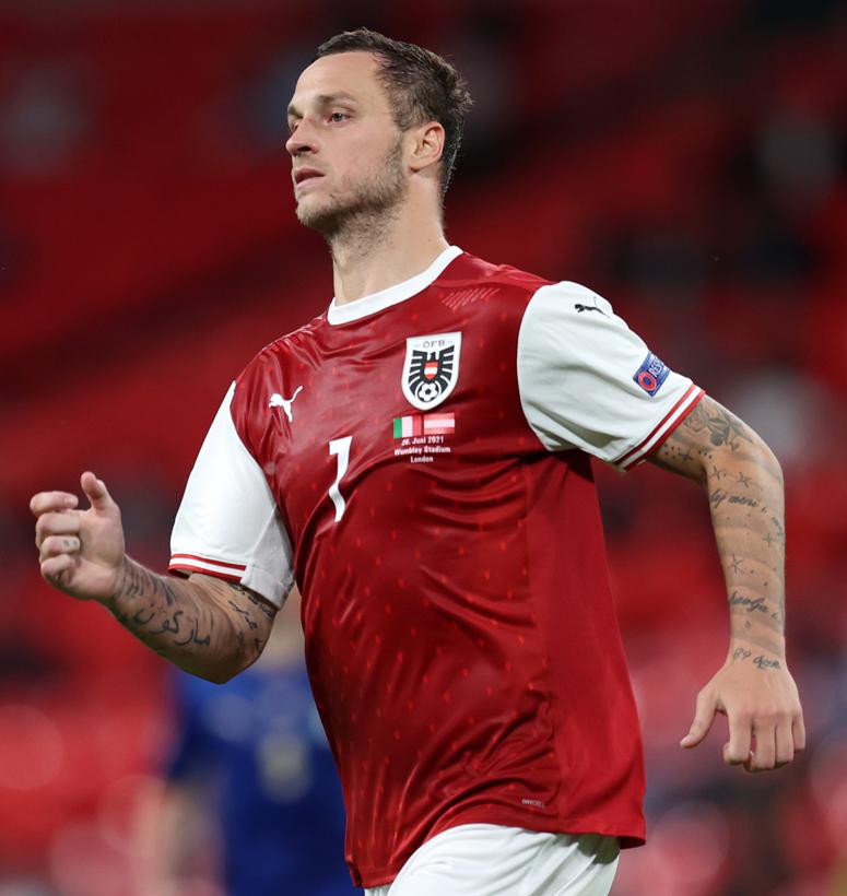 試合ユニ限定！EURO2020、「ピッチ上で最高にかっこいい」ユニフォーム10選｜写真12