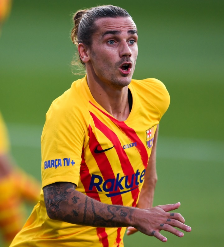 この季節がきた！「長袖の着こなしスタイル」を好む5人のスター｜写真5