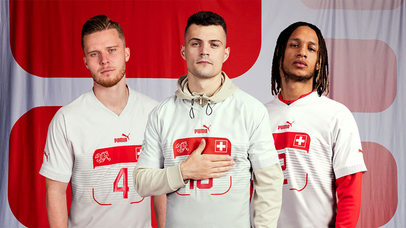 スイス代表、カタールW杯に向けた2022新ユニフォーム発表！ホームは「90年代デザイン」｜写真7