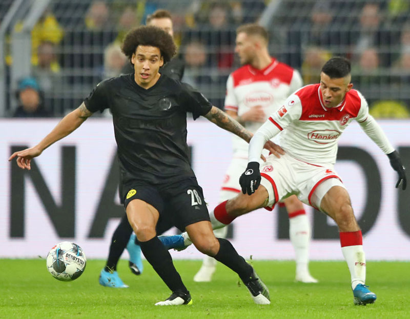 ドルトムント、110周年記念ユニフォームが登場！デザインは「石炭」｜写真4