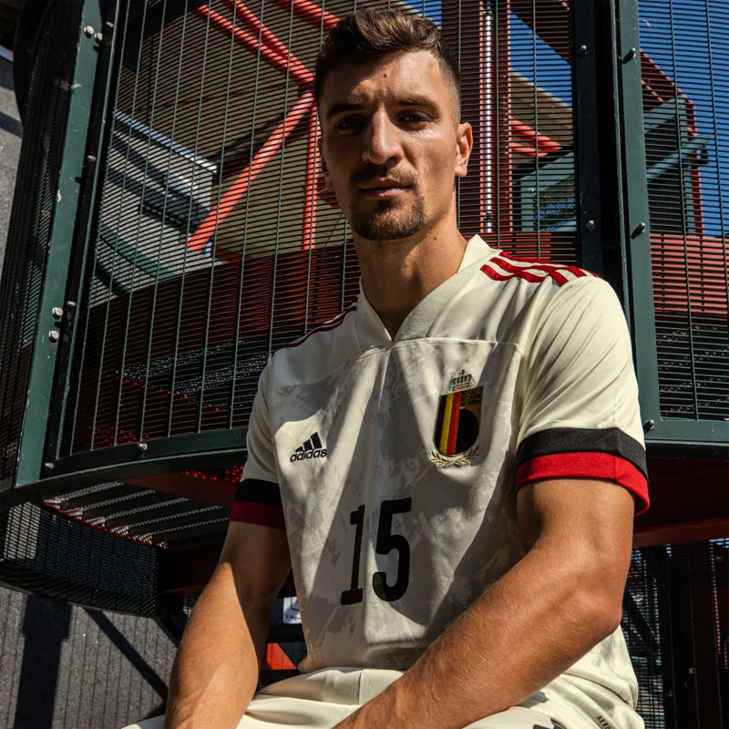 ベルギー代表、EURO2020「新エンブレム」のアウェイユニフォーム！｜写真4