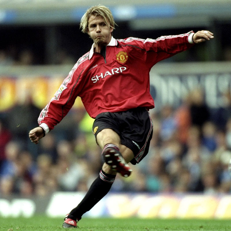 「日本企業が胸スポンサー」の最高にカッコいいユニフォーム5選｜写真5