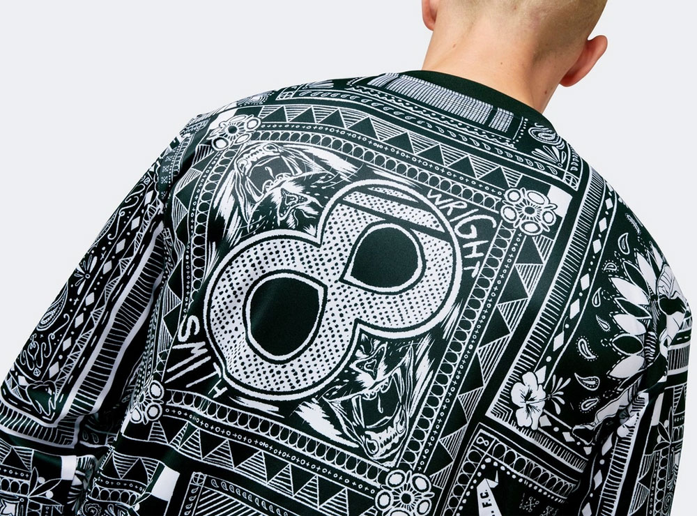 アーセナルに伝説選手イアン・ライトの「特別コレクション」が登場　手描きアート風デザインの中に“あの選手”の姿も！｜写真5