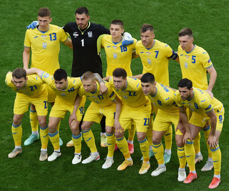 大会の思い出に！EURO2020、全24チーム「試合前の集合写真」まとめ｜写真11