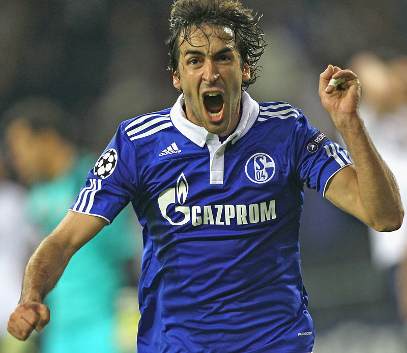 ダービー直前！シャルケの歴代adidas「青いユニフォーム」を見る｜写真9