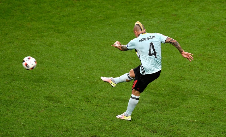 本田圭佑やペリシッチも！「背番号4」なのに攻撃の人だったスター10人｜写真2