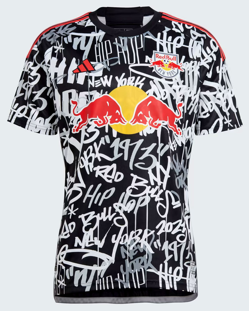 ついにJリーグ参入？最高にかっこいい「レッドブル」ユニフォーム5選｜写真5