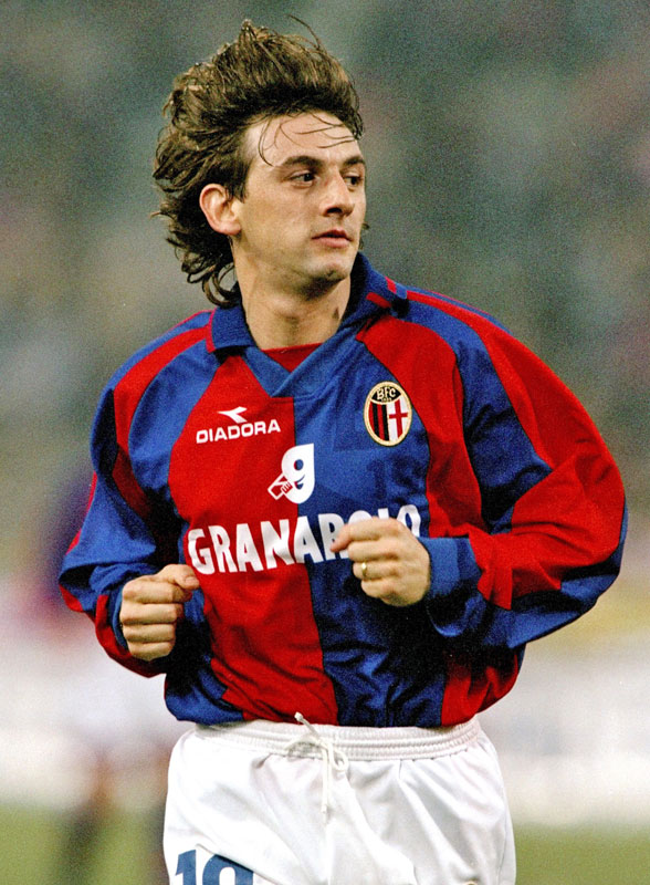 “復活”に期待！名門DIADORA、90年代「最高のユニフォーム」8選｜写真4