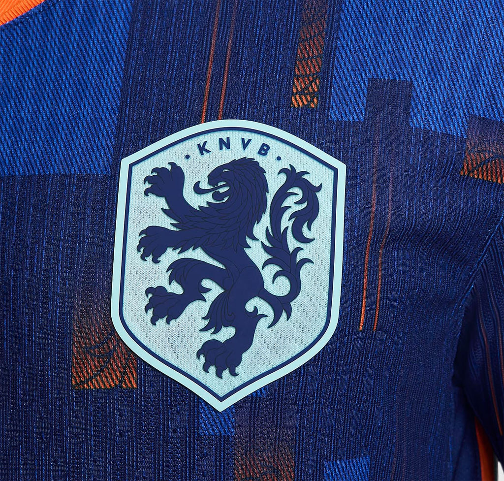 オランダ代表、EURO2024で着用する新ユニフォームを発表！アウェイは「ドレス色」のアート風デザイン｜写真7