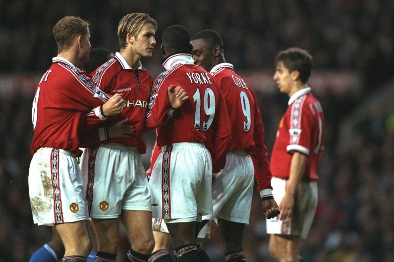 リヴァプールvsユナイテッド！最強かっこいい“赤”ユニフォーム10選｜写真11