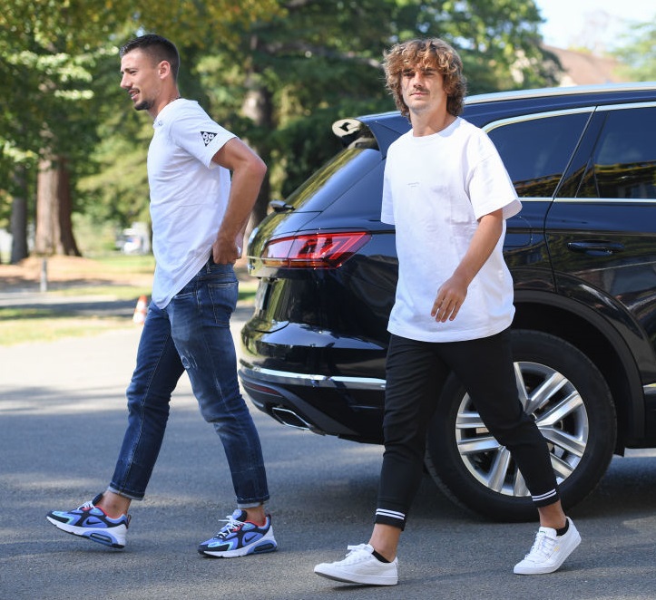  グリーズマンもいるぞ！フランス代表選手たちの「夏私服まとめ」｜写真10