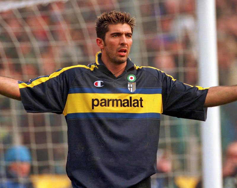 “裏切り者”ブッフォン、パルマ英雄時代の「イケてるユニ姿」7選｜写真6