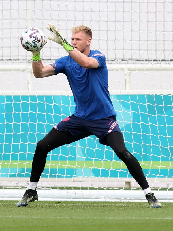 若きタレント軍団！イングランド代表の着用スパイクまとめ（EURO2020）｜写真13