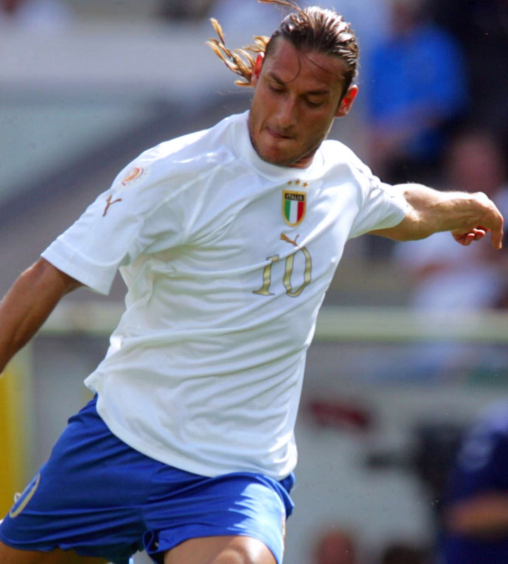 来年からadidasと契約！イタリア代表、PUMAの「最高にかっこいいユニフォーム」11選｜写真4