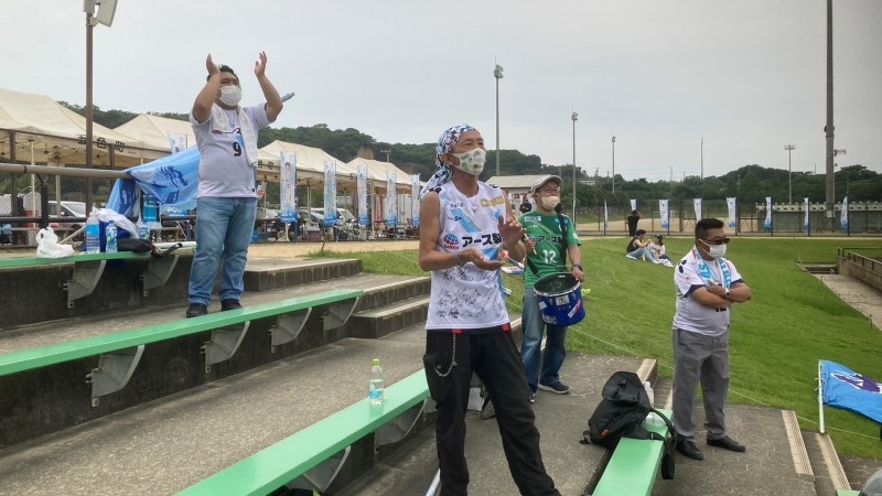 「播磨の新たなシンボルに」なでしこ1部ASハリマアルビオン。声援を送るサポーターの姿を追う｜写真3