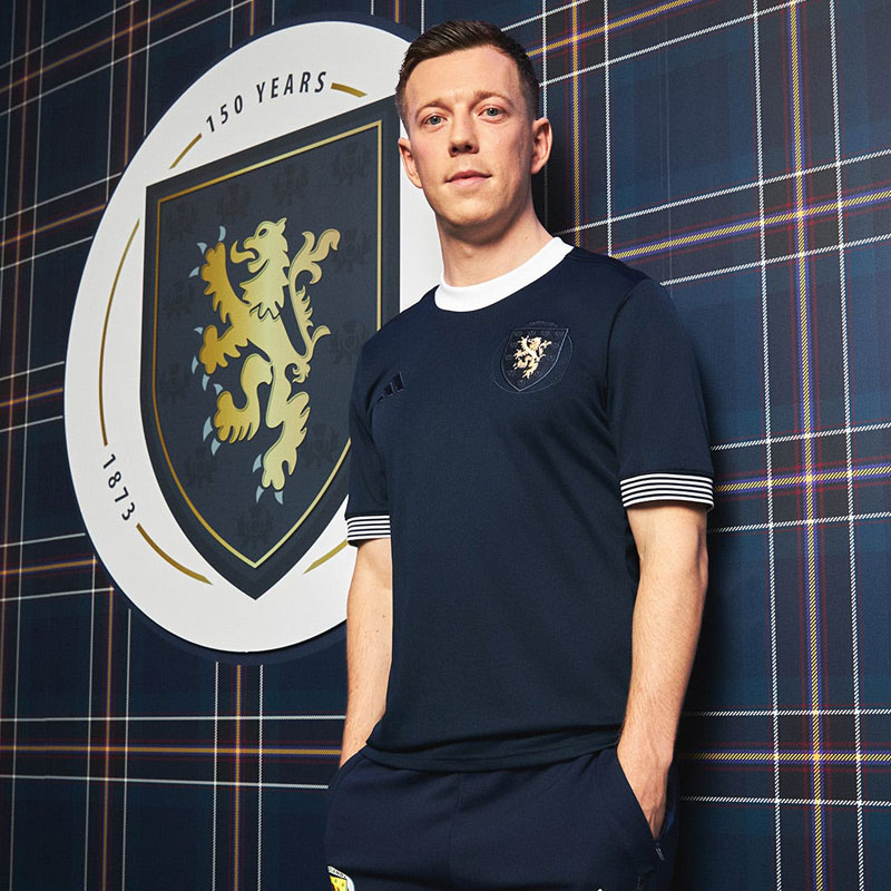 “ウイスキー付き”も発売！スコットランド代表、荘厳「150周年記念ユニフォーム」を発表｜写真7