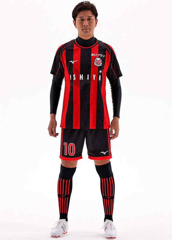 独断と偏見で選ぶ！2023年のJ1「最高にかっこいいユニフォーム」10選｜写真20