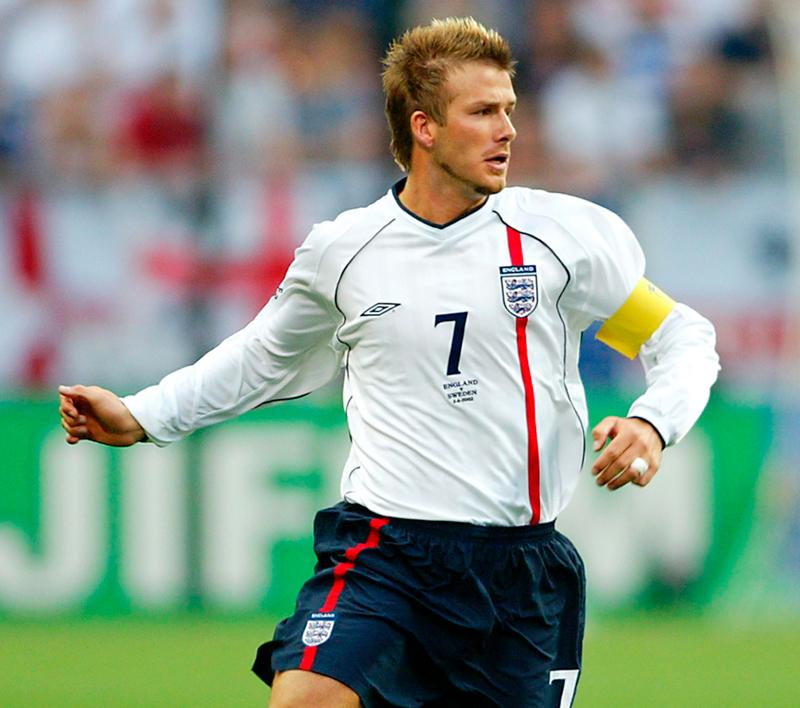 “名門ブランド”が放つ！イングランド代表、最高の「復刻レトロユニフォーム」7選｜写真14