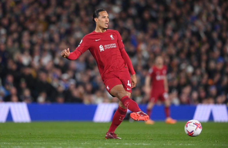 アジア人が世界5位！世界最強のセンターバック10人｜写真4