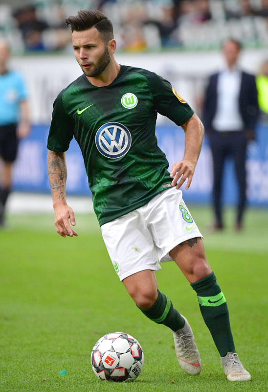 ヴォルフスブルク、2018-19新ユニフォームが登場！今の「VWロゴ」は見納めに？｜写真8