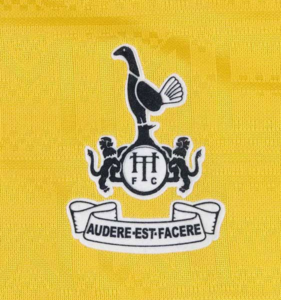 トッテナム、NIKEと契約中に「hummel」80年代ユニを復刻リリース！｜写真8