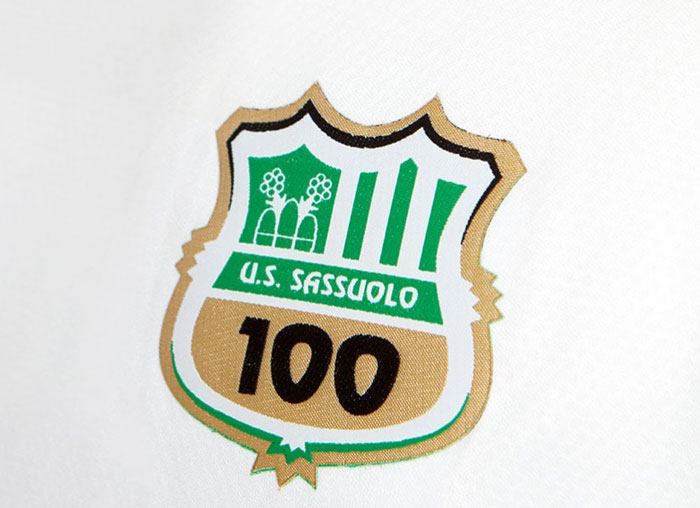 好調サッスオーロの2020-21ユニフォーム！デザインは「100周年記念」｜写真5