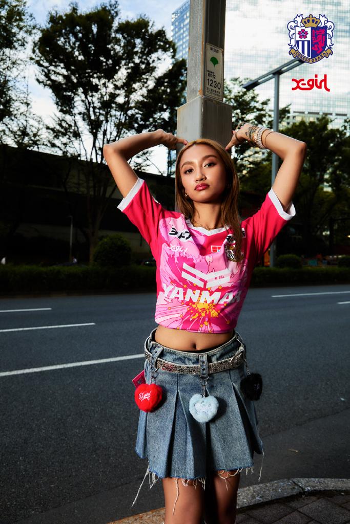 「X-girl」がWEリーグのユニフォームをおしゃれに披露！今季は7クラブを手がける｜写真8