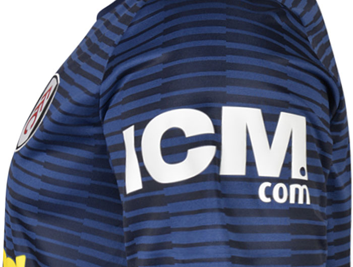 フラム、5季ぶりのプレミアを戦う2018-19新ユニフォーム！デザインは「90年代」｜写真7