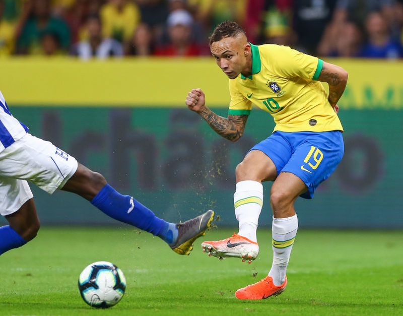 コパ・アメリカからプレミアへ？移籍の可能性がある8名のスター選手たち｜写真6