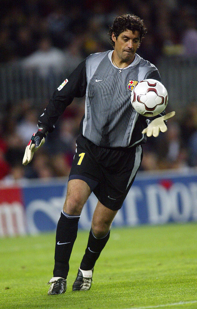 イニエスタの歴史がこれ！バルセロナデビュー戦の伝説的スタメン、覚えてる？｜写真1