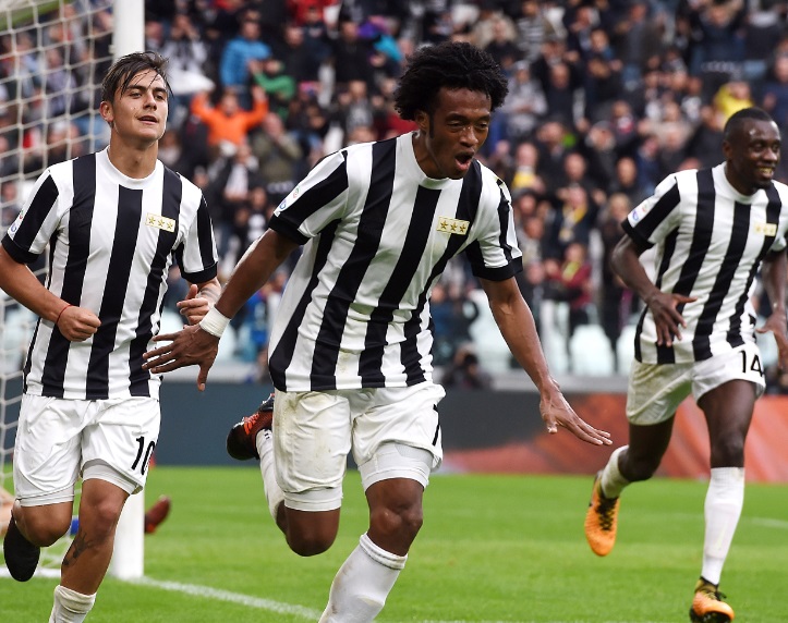 日本代表も！サッカー史上最高の「超シンプルデザインユニフォーム」TOP11｜写真15