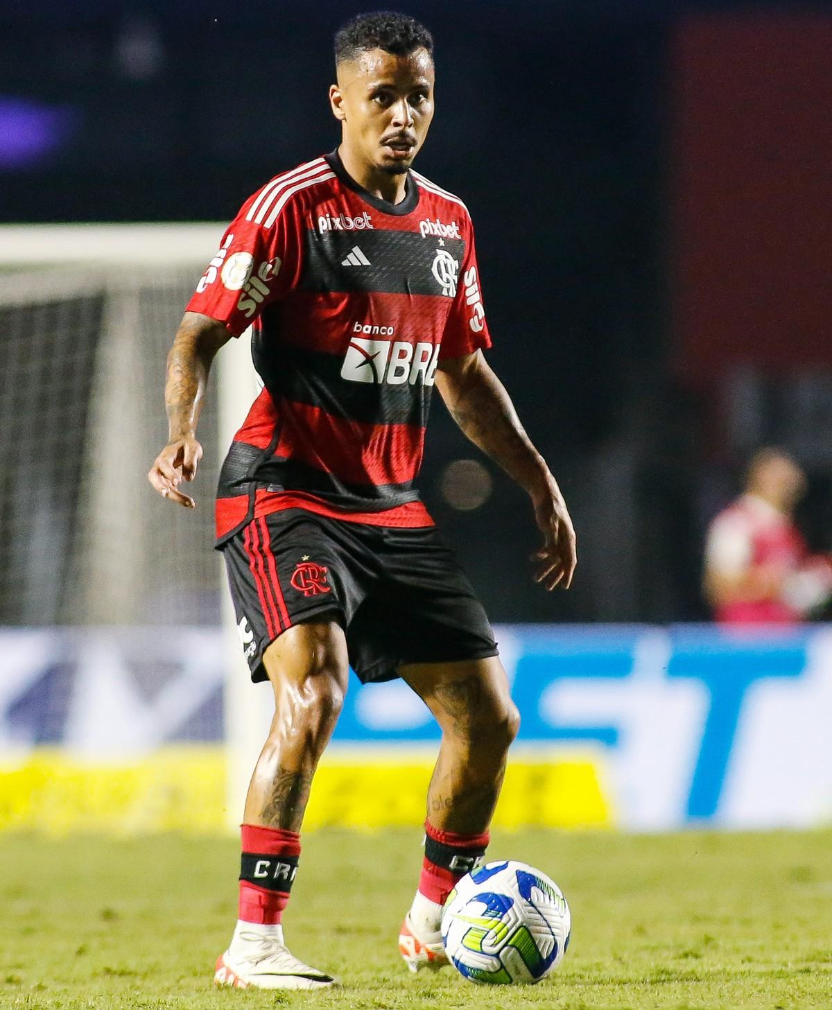 ファンでも知らない？リヴァプールのOBで「アジア、北米、南米でまだ現役を続ける5名」｜写真3