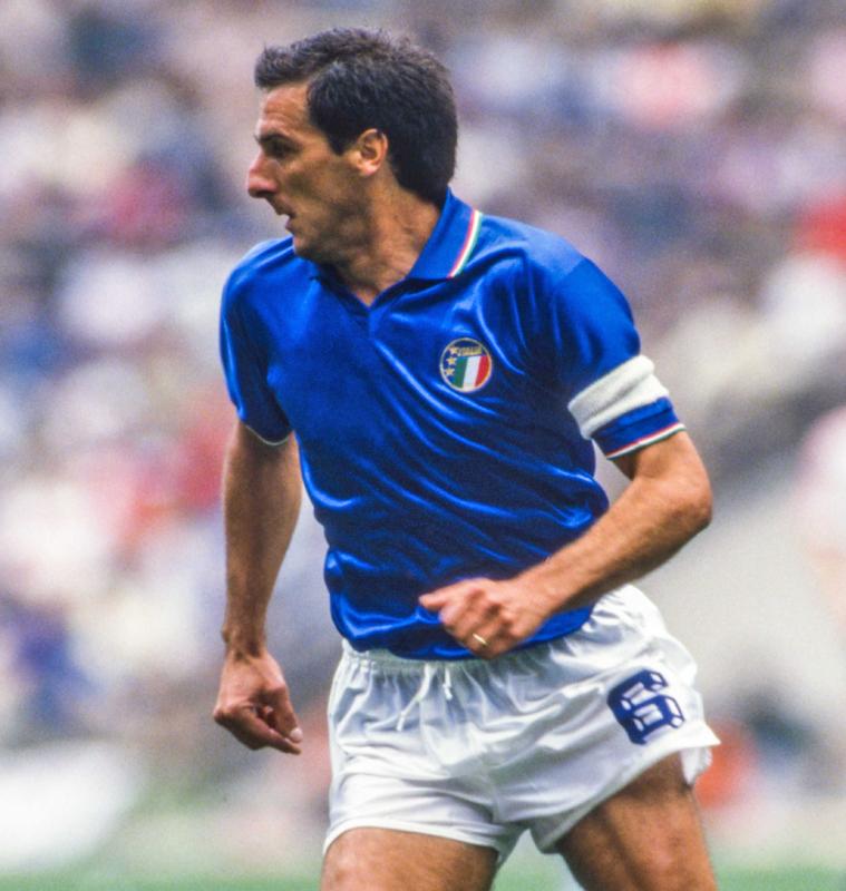 イタリア代表「歴代最高のユニフォーム」10着がこれだ！｜写真8