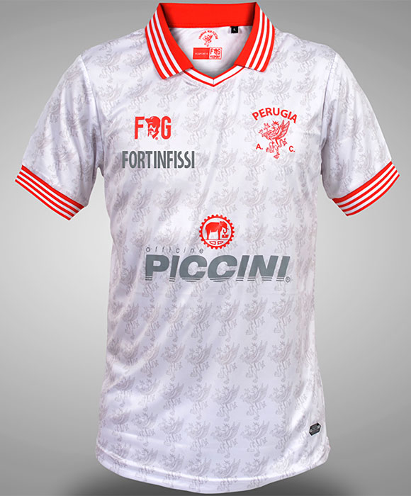 伝説のFW在籍当時にちょっと似ている、ペルージャの2017‐18ユニフォーム｜写真4