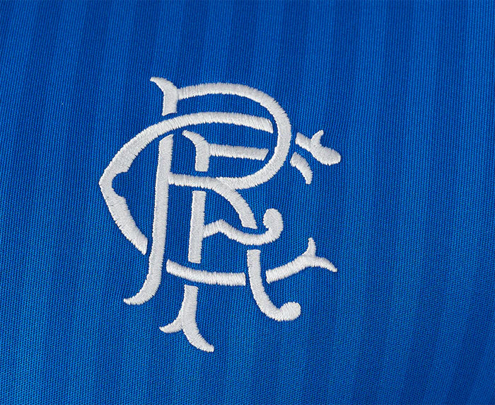 名門レンジャーズ、宿敵セルティックより早く23-24新ユニ発表！“レトロ路線”を継承デザイン｜写真3