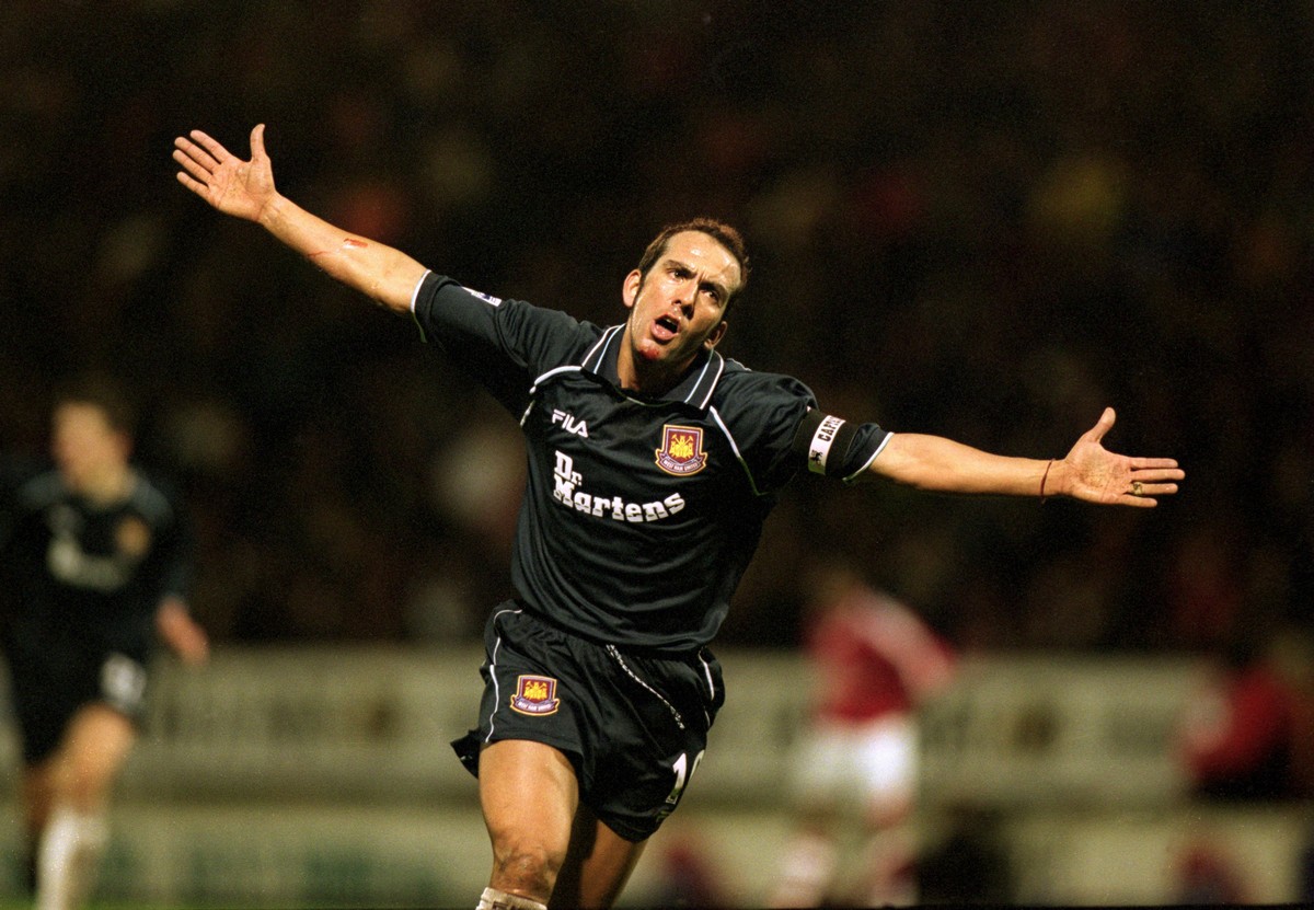 「代表での出場経験がないのに、世界的な名選手」TOP5｜写真2