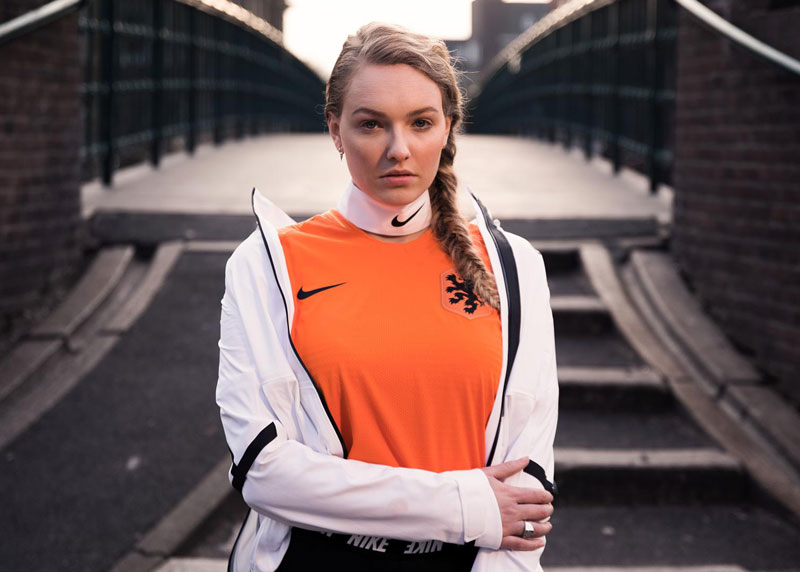 オランダ代表、2018新ユニフォームを発表！“黒いライオン”が帰ってきた｜写真7