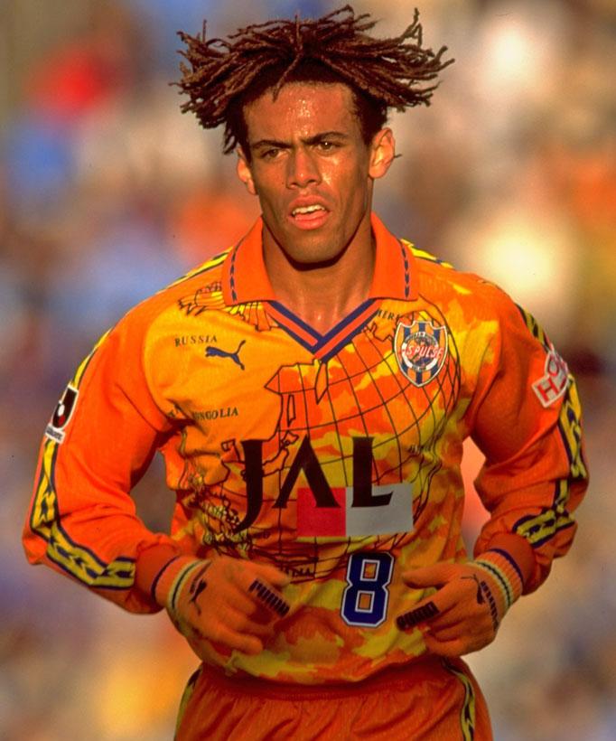 こんなに多かった！「五輪公式スポンサーを付けた」Jリーグのユニフォーム｜写真5