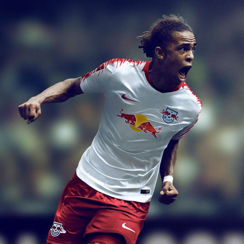 “赤袖”が復活！RBライプツィヒ、23-24新ユニは上昇志向を表現した「気合のデザイン」｜写真4