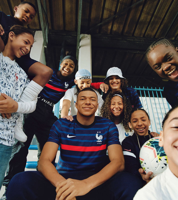 フランス代表、EURO2020に向けた新ユニフォーム発表！胸には「98年の象徴」｜写真5